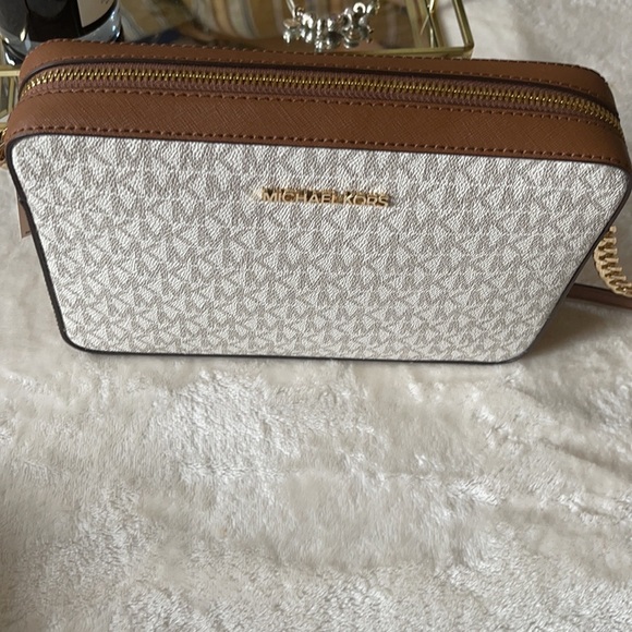 MK Crossbody brown/white